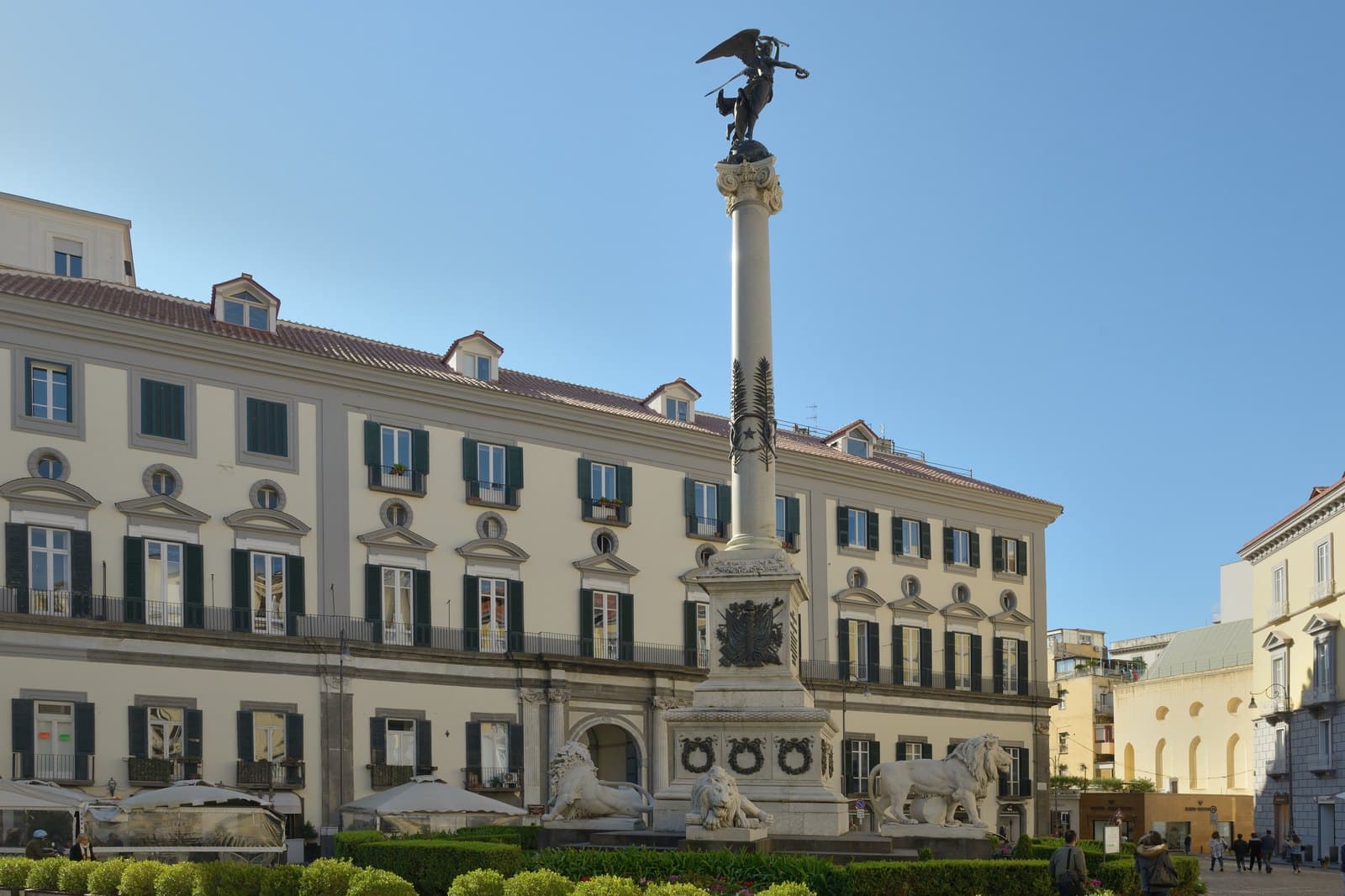 Chiaia and the Lungomare: living on Naples' America's Cup course
