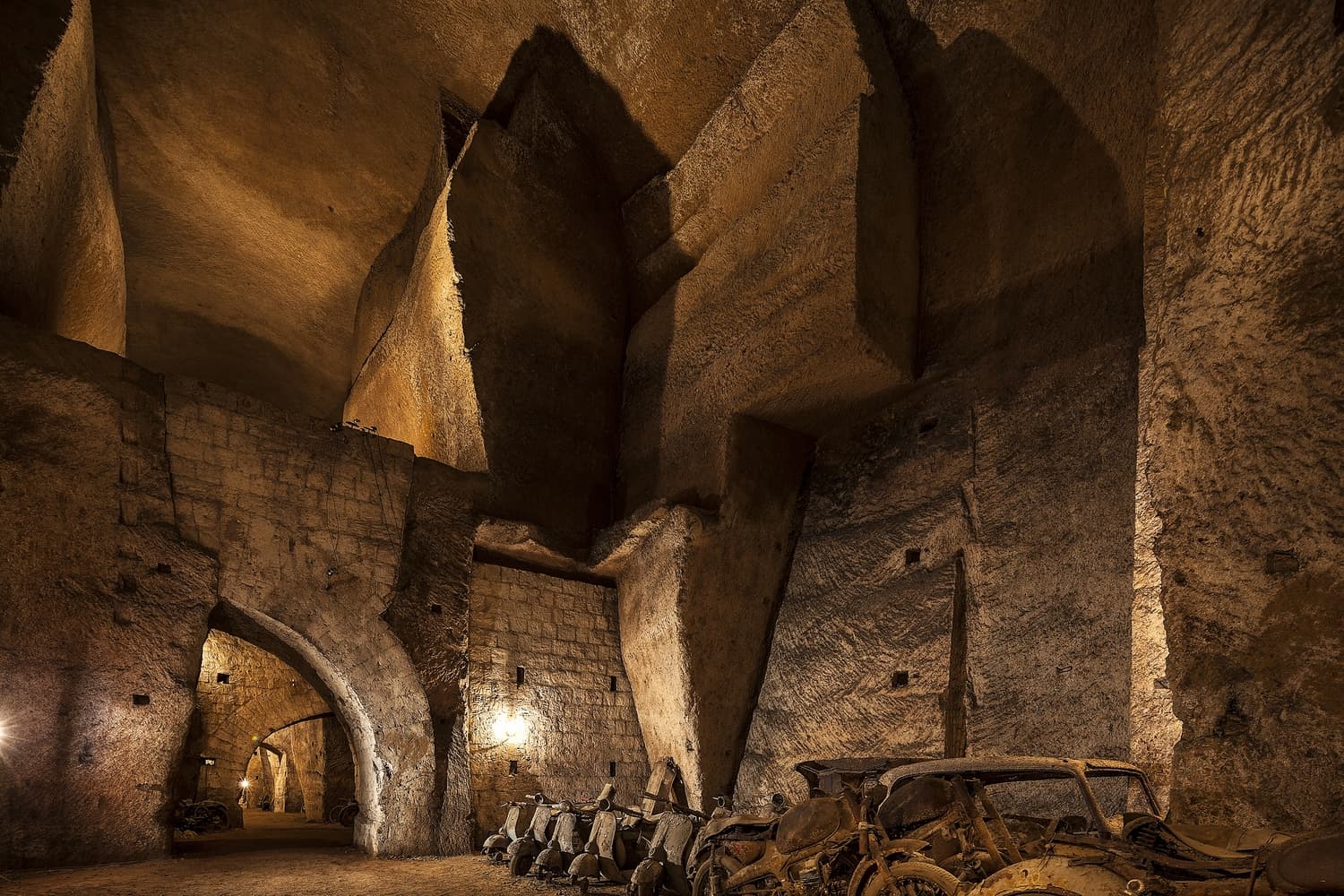 Napoli sotterranea — tre gallerie che si possono percorrere davvero