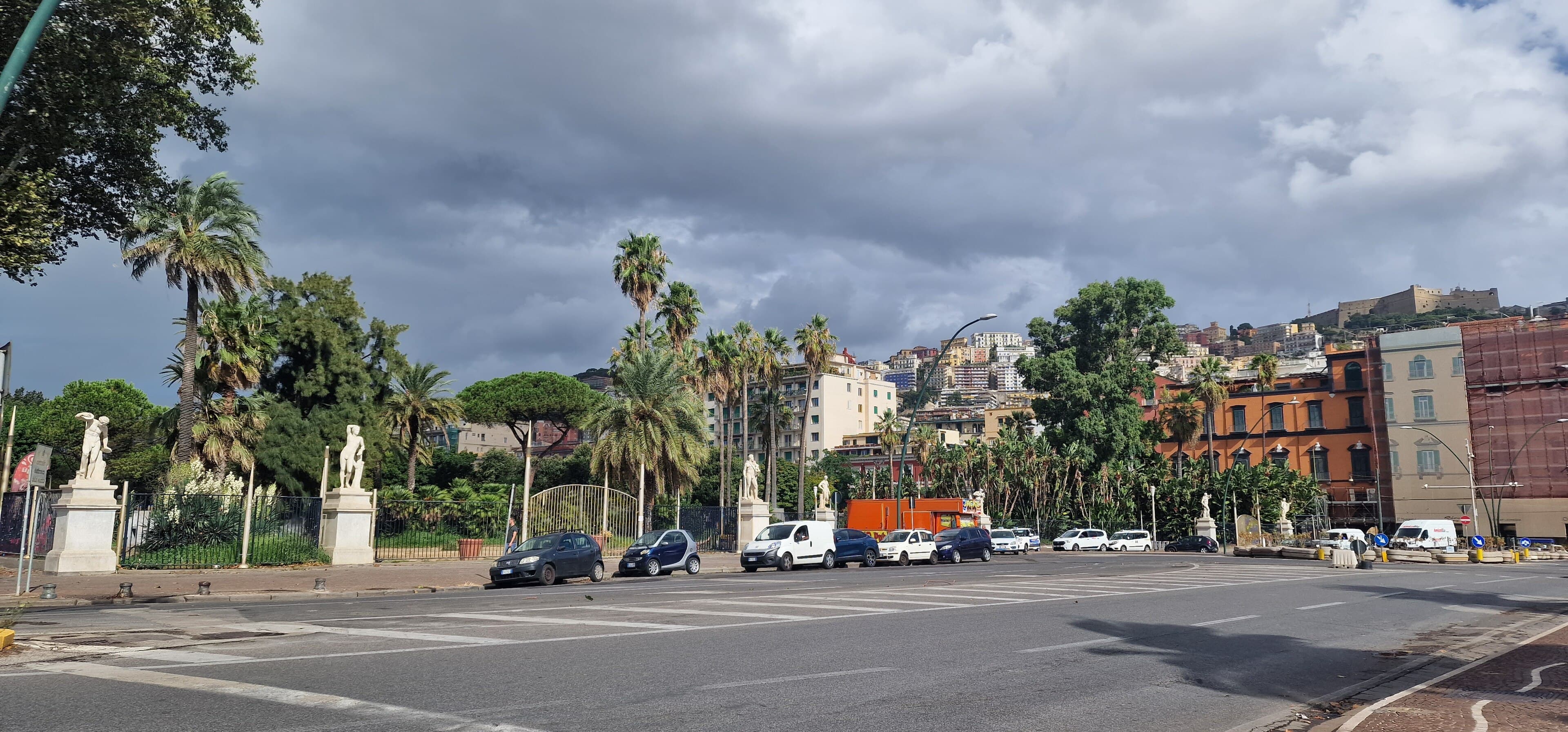 Napoli con un neonato o un bambino piccolo